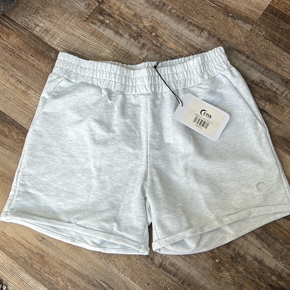 Zyia Heather knockout shorts - L